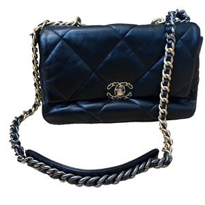 Chanel 19 Black purse